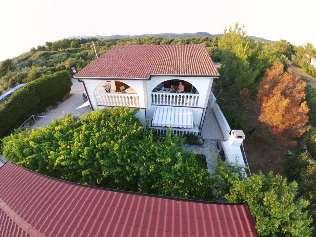 Apartments Vila Leona Pirovac Luaran gambar