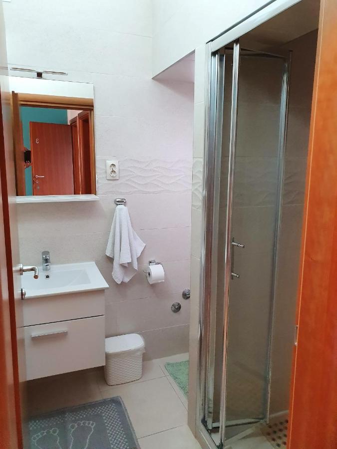 Apartments Vila Leona Pirovac Luaran gambar