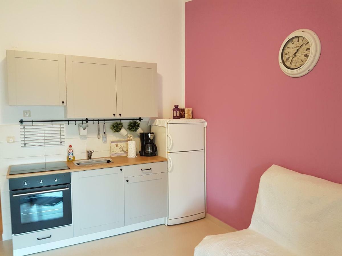 Apartments Vila Leona Pirovac Luaran gambar