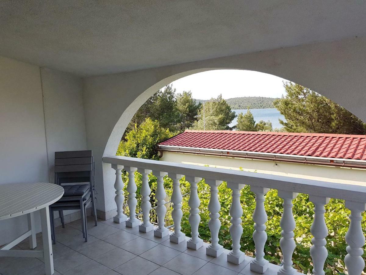 Apartments Vila Leona Pirovac Luaran gambar